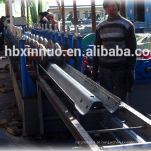 China Heibei Botou cidade guardrail da auto-estrada / crash barreira galvanizado a frio que faz a máquina